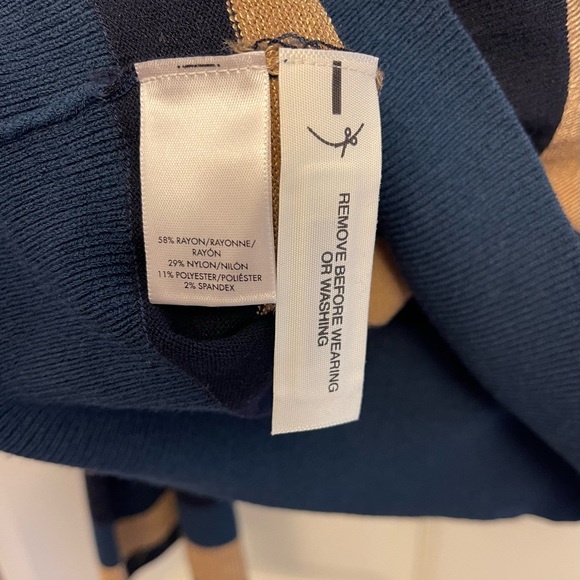 NWOT Ann Taylor sweater - Picture 3 of 4